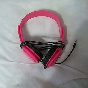 Flat cord headphones